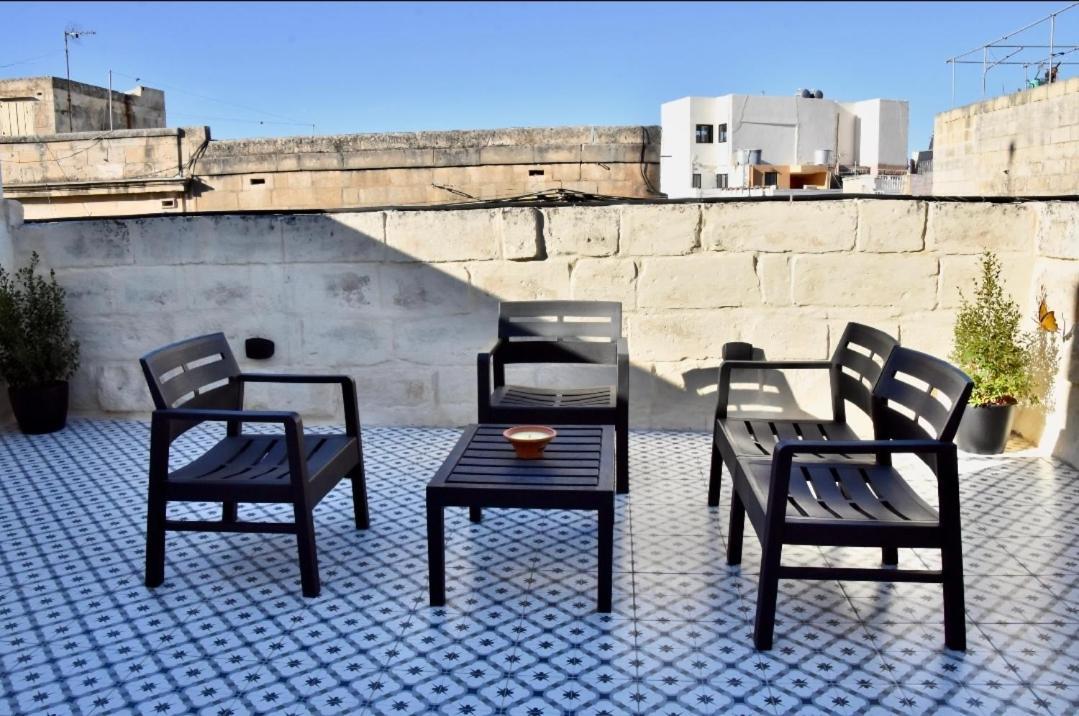 Chic Penthouse Industrial-Style Apartamento Mosta Exterior foto