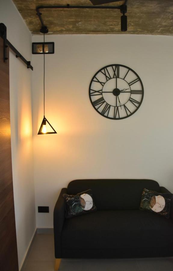 Chic Penthouse Industrial-Style Apartamento Mosta Exterior foto