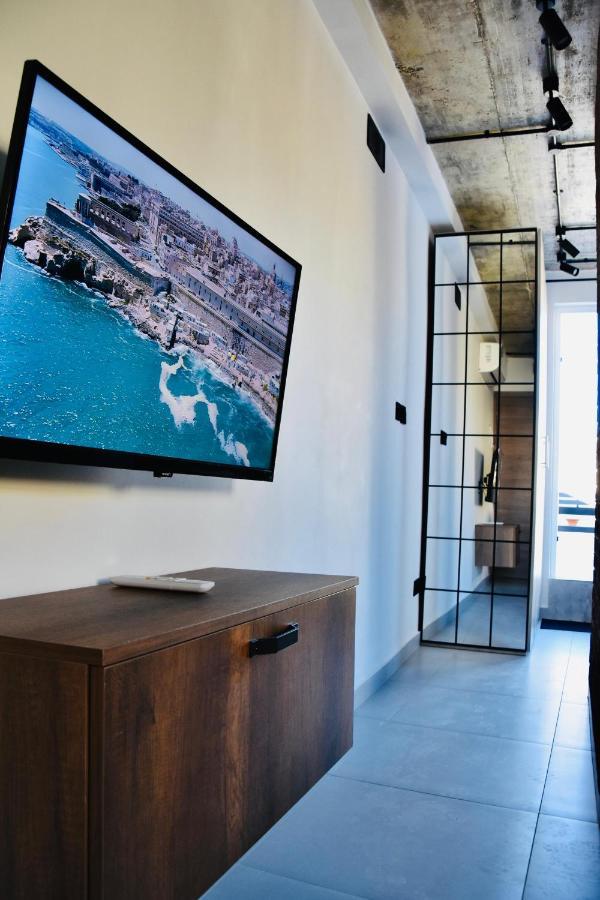 Chic Penthouse Industrial-Style Apartamento Mosta Exterior foto